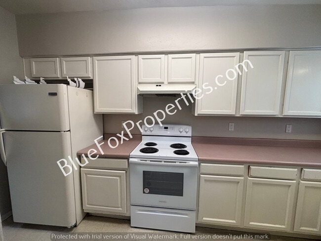 Photo - 110 W Delano St