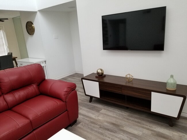 Photo - 5750 Phoenix Dr Unit 39