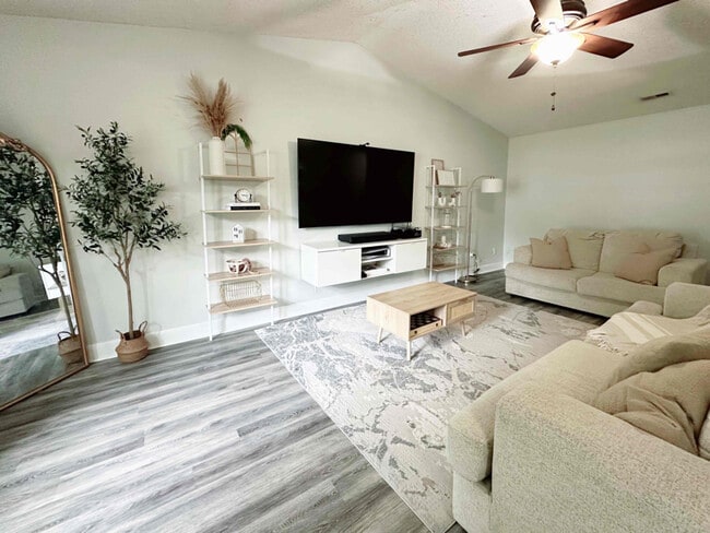 Photo - 1307 Petrell Dr