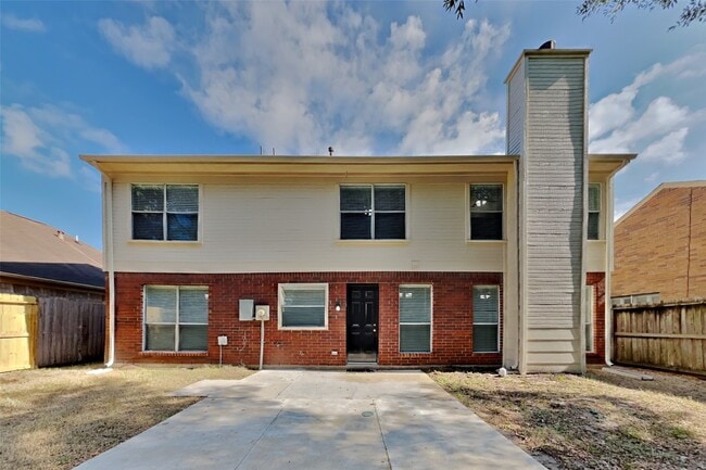 Building Photo - 10011 Storm Meadow Dr