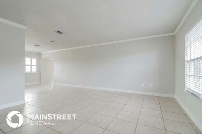 Photo - 1294 Dewar Ct NE