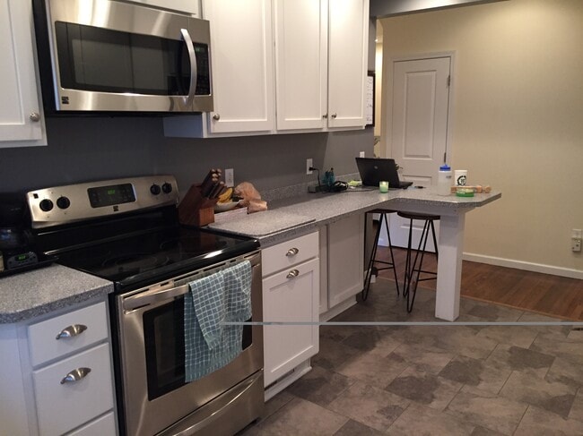 10 Rundel Park Unit Charming First-Floor Apartment on Rundel Park