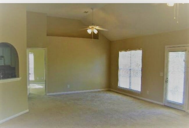 Photo - 256 Silver Brook Cir