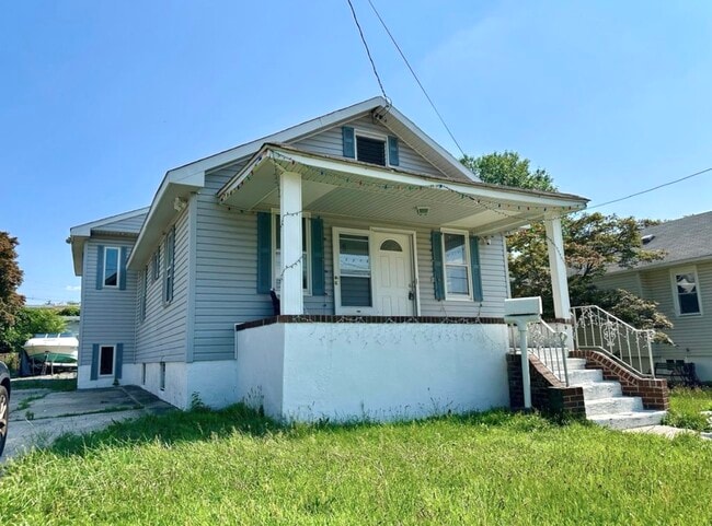 Building Photo - 28 W Buckingham Ave Rental