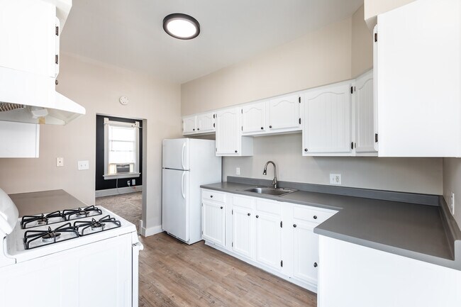 Photo - 1949 Hudson Ave Unit 2