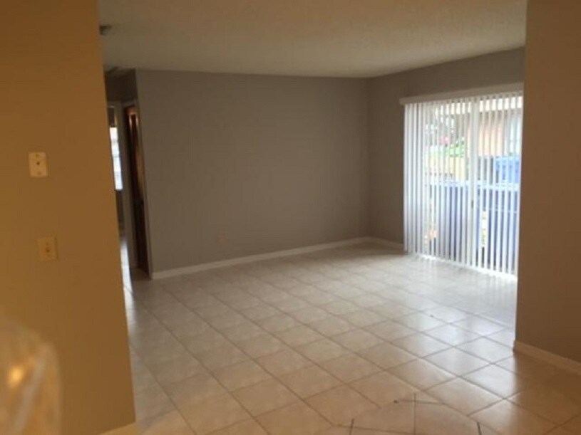 Photo - 3140 Bloomingdale Villas Ct