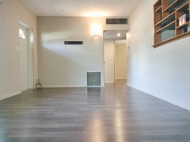 Photo - 600 N Center St Unit 1