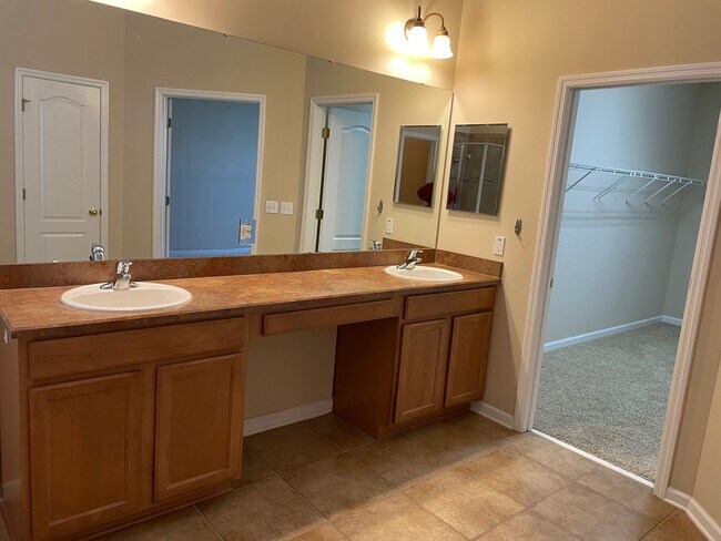 Photo - 6 Prince Patric Ln