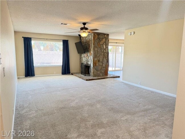 Photo - Beautiful 3BR Home with Double-Sided Fireplace & Huge Backyard