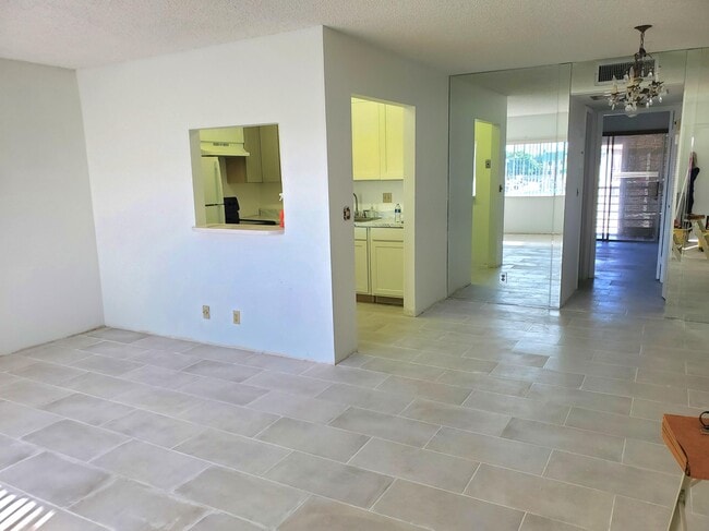 Photo - 2200 Springdale Blvd Unit 306
