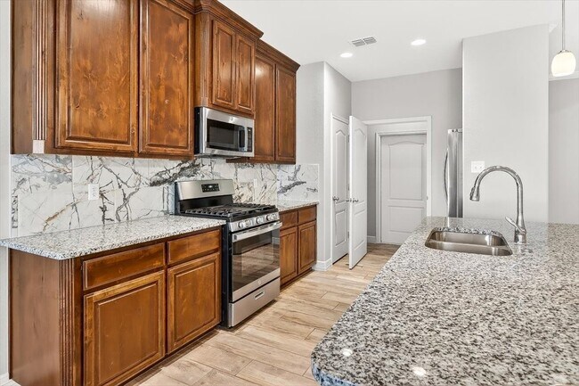 Photo - 2214 Cuarzo Dr