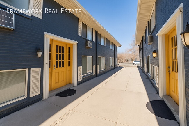 Photo - 828 12th St Unidad 103