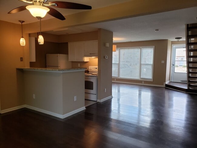 Photo - Modern 2 Bed | 2 Bath Townhouse in Town Center!