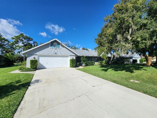 Photo - Gorgeous Hidden Lakes 3/2/2 Home