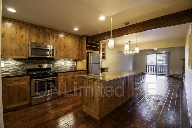 Building Photo - 2438 N Earle Dr