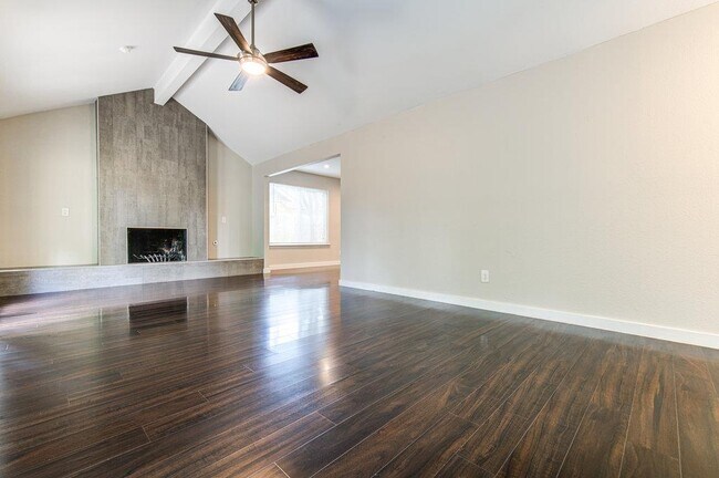 Photo - 6607 Capriola Dr