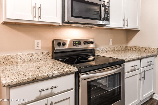 Photo - 2900 Stonegate Ln