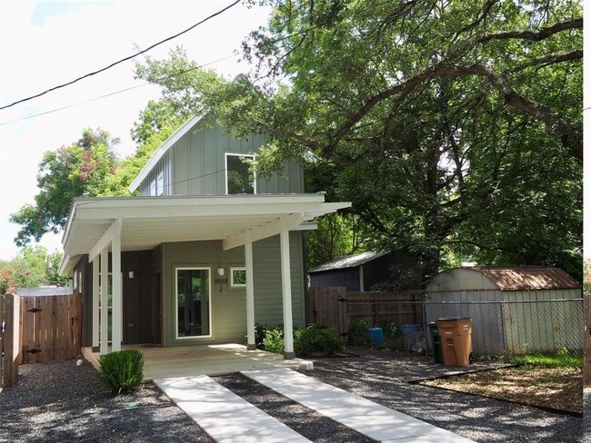 Photo - 3502-3502 Neal St