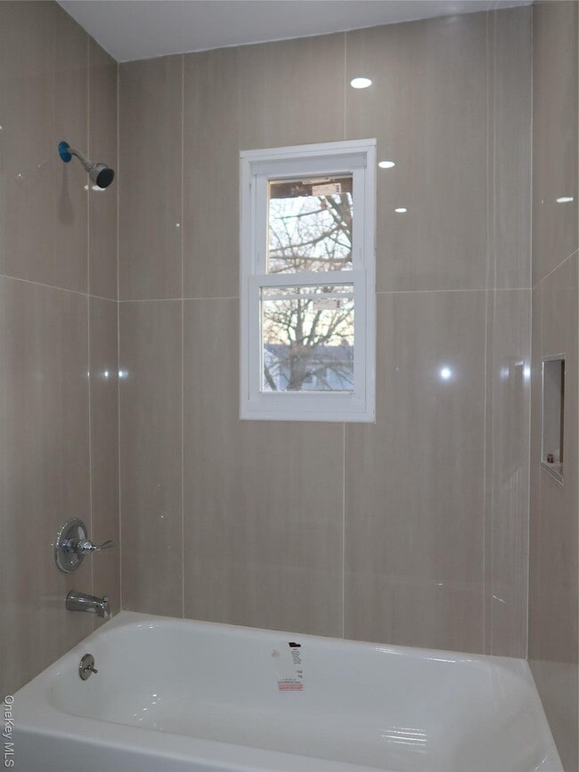 Photo - 528 Canary Pl