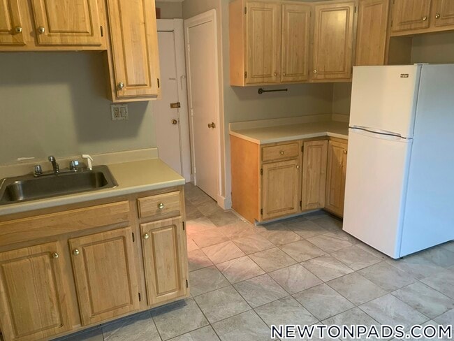 Photo - 18 Lincoln St Apartment Unit 3