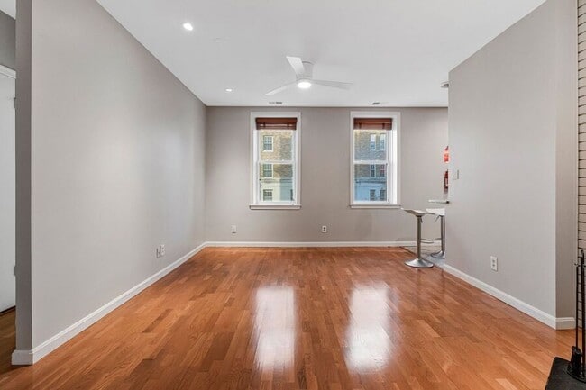 Photo - 2001 16th St NW