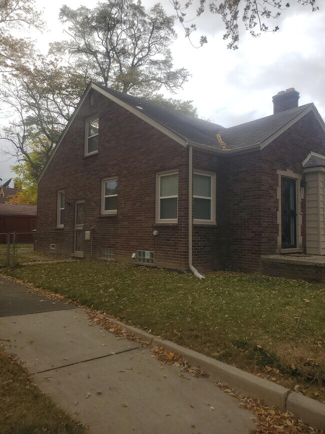 Photo - 8059 Middlepointe St