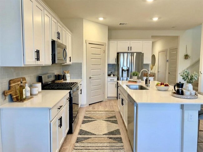 Photo - 257 Geminiflora Bend