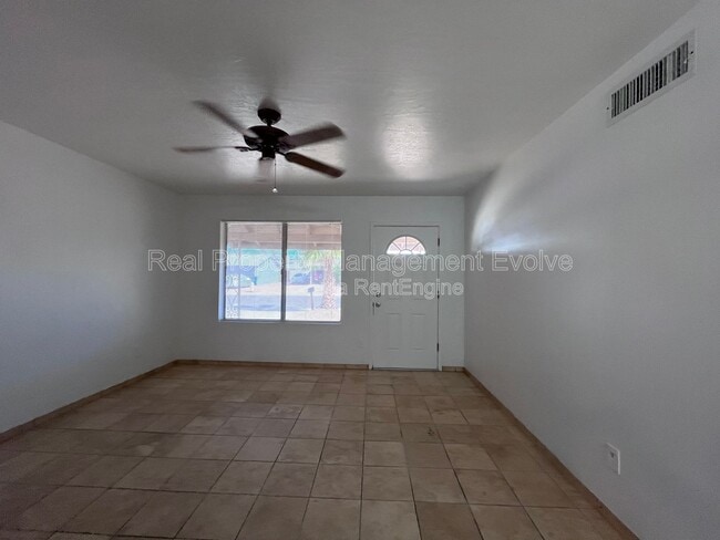 Photo - 1535 W Rosemonte Dr