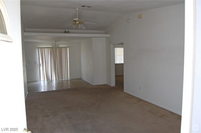 Building Photo - 2400 E Ambush St Rental