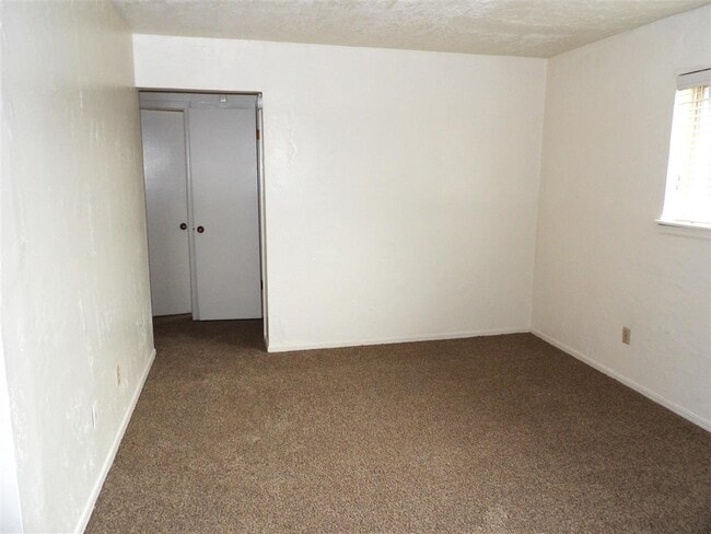Photo - 6405 NW Oak Ave Unit B-7