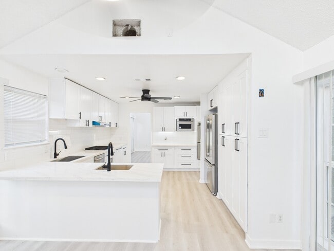 Photo - 7610 Hopewell Ln