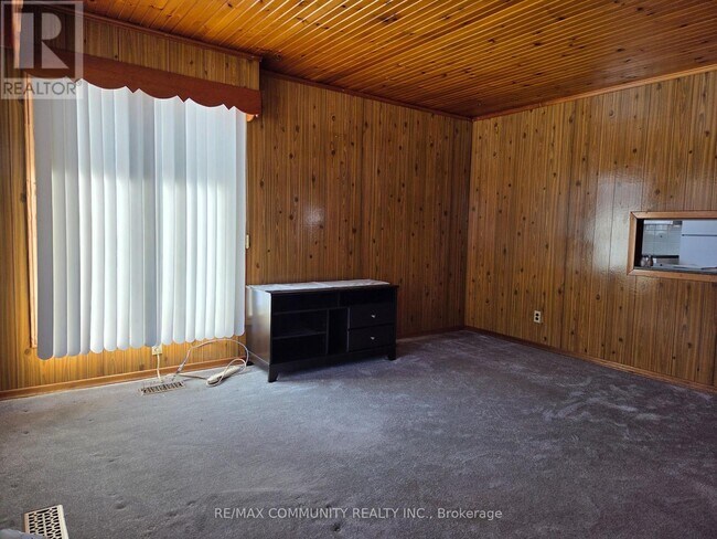 Photo - 136 Wharf St