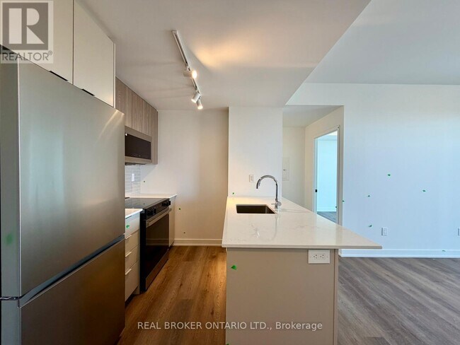 Photo - 2075 Lakeshore Rd. Unit 1901