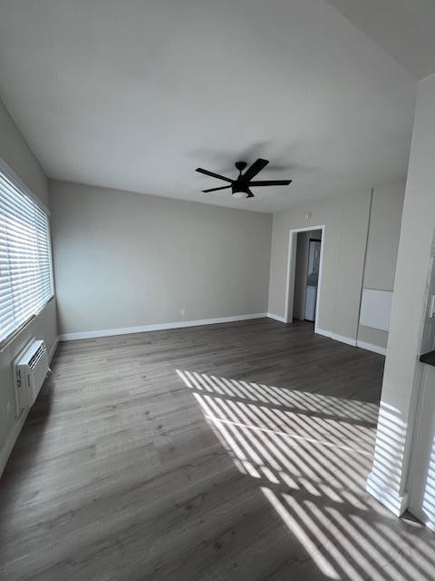 Photo - La Pat Courtyard Apartments