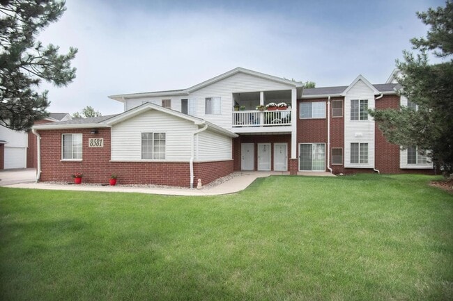 Building Photo - 8200 Lexington Pl