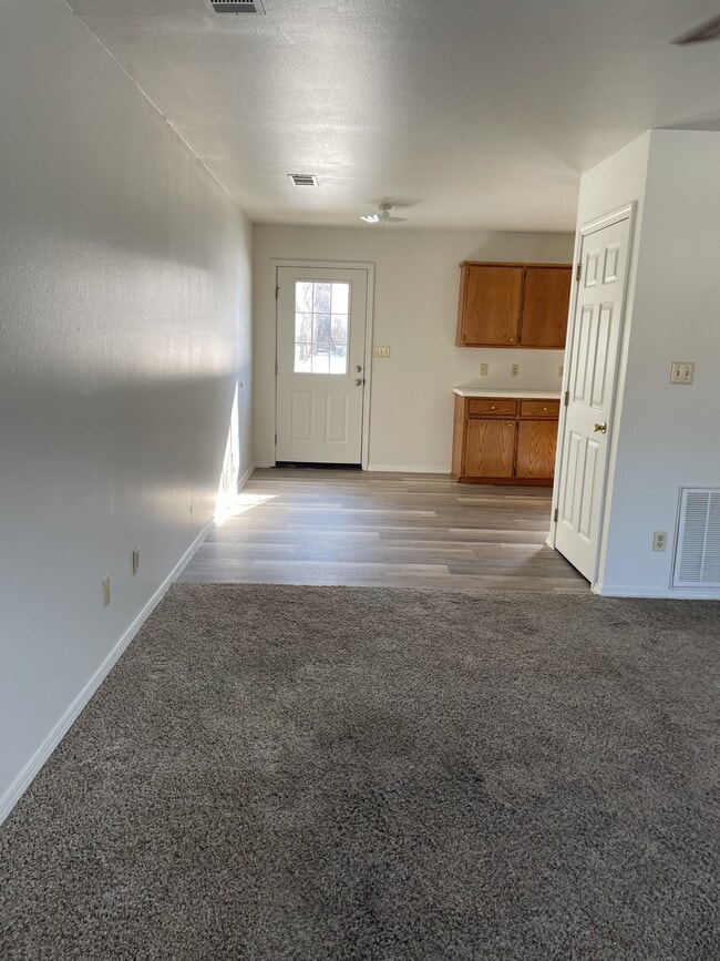 Photo - 902 W Oklahoma Ave