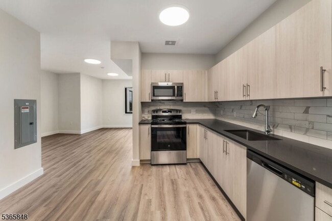 Photo - 72 S Essex Ave Unit 508