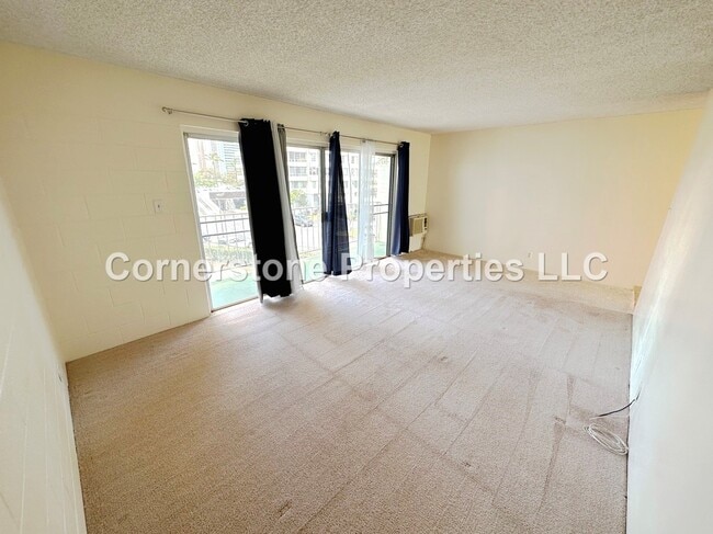 Photo - 2873 S King St