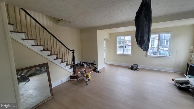 Photo - 123 S 5th St