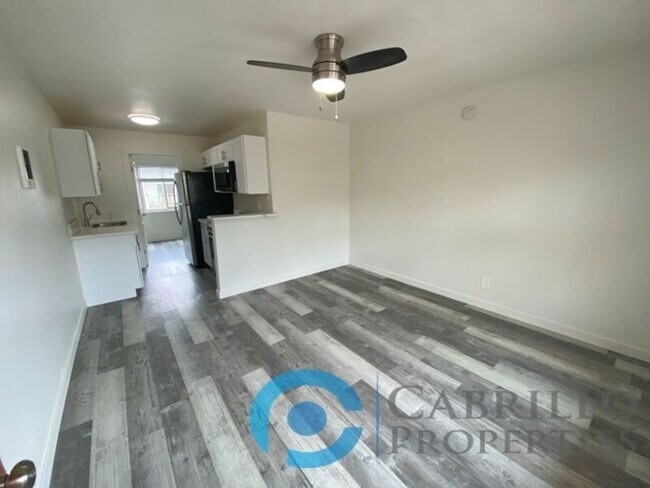 Building Photo - 5048 Wightman St Unit #5 Rental