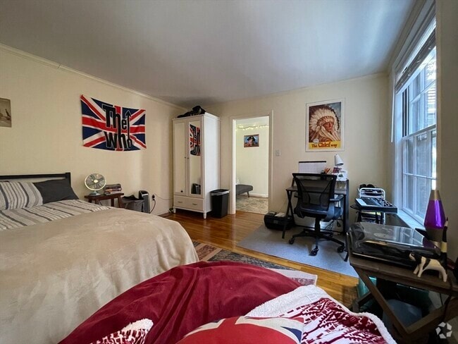 Building Photo - 64 W Cedar St Unit 2A Rental