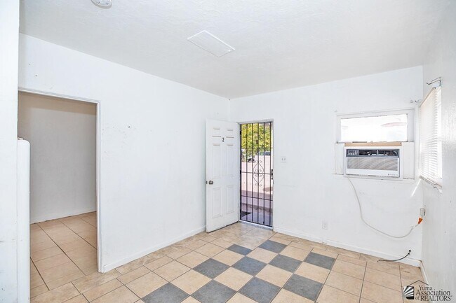 Photo - 531 S 1st Ave