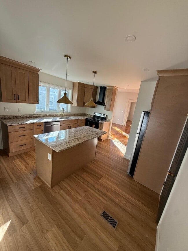 Photo - 62 Locust St Unit 1