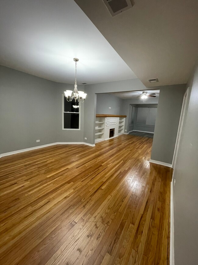 Photo - 1543 N Lorel Ave Unit 2