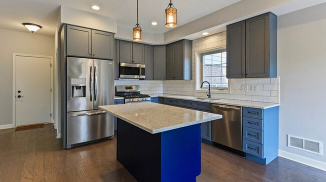 Photo - 2205 Maple Hill