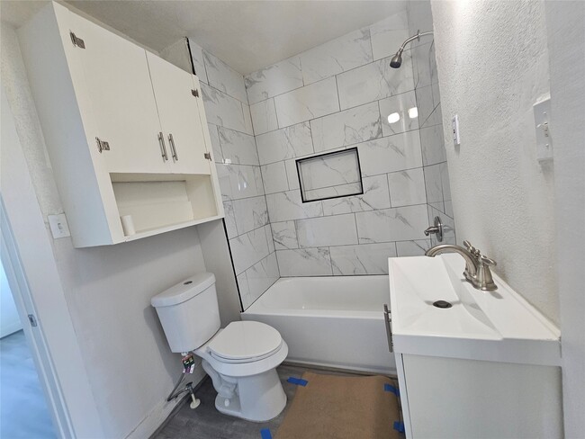 Photo - 4304 FM1765