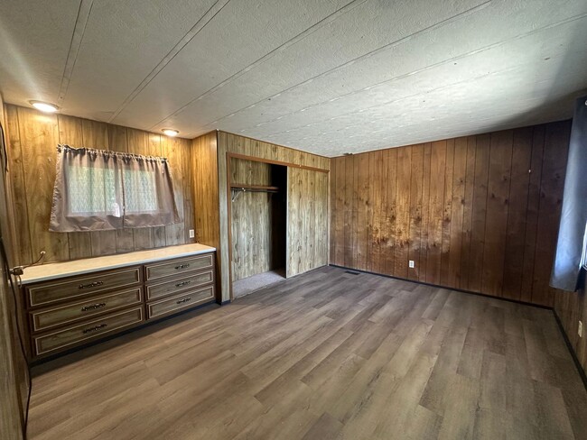 Photo - 2 Bedroom 2 Bathroom Mobile Home located in Aztec available to rent