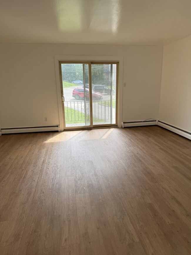 Building Photo - 835 Garrett Ln Unit 1B