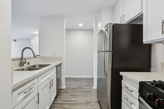 Photo - 5235 Kester Ave