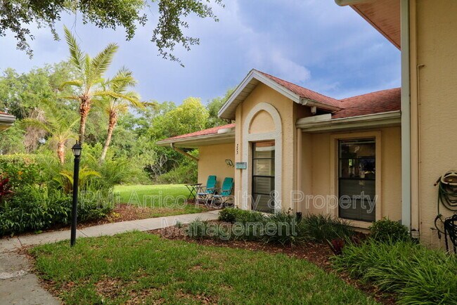 Photo - 323 Knottwood Ct